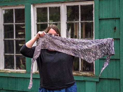 Obscure spell shawl